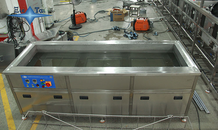 超聲波清洗機(jī)在金屬冶煉設(shè)備清洗中的應(yīng)用與優(yōu)勢 超聲波清洗機(jī)在金屬冶煉設(shè)備清洗中的應(yīng)用與優(yōu)勢