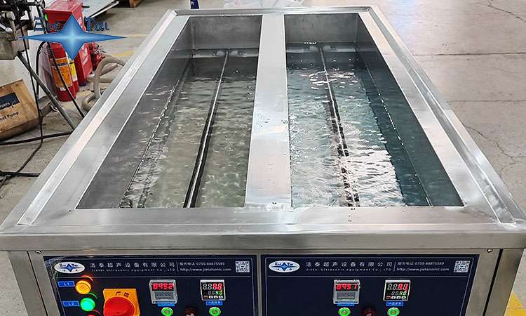 超聲波清洗機(jī)的水泵選擇：類型、特性與應(yīng)用指南