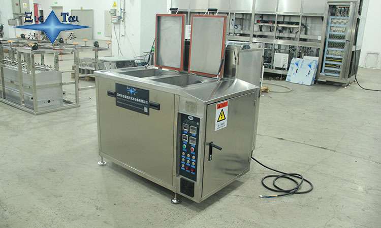 為什么超聲波清洗機(jī)有溫度?揭秘溫度對(duì)清洗效果的關(guān)鍵作用 為什么超聲波清洗機(jī)有溫度?揭秘溫度對(duì)清洗效果的關(guān)鍵作用